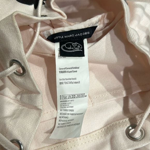 Little Marc Jacobs draw string graphic girls backpack in light pink - Picture 3 of 3